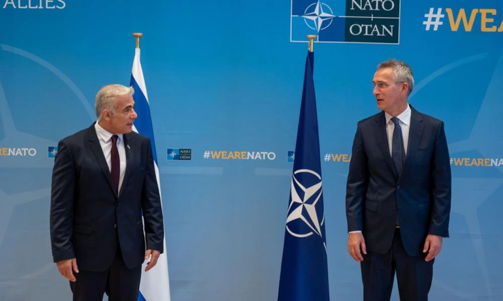 Στόλενμπεργκ-Λαπίντ: Ακόμη στενότερη η συνεργασία ΝΑΤΟ-Ισραήλ